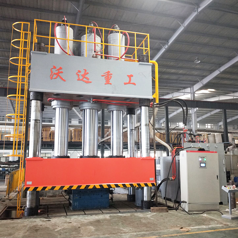 大(dà)貨車中巴車(chē)導流罩生産(chǎn)視頻