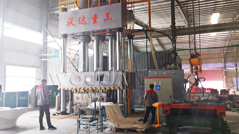 2000噸液壓(yā)機模壓SMC玻(bo)璃鋼風機(jī)