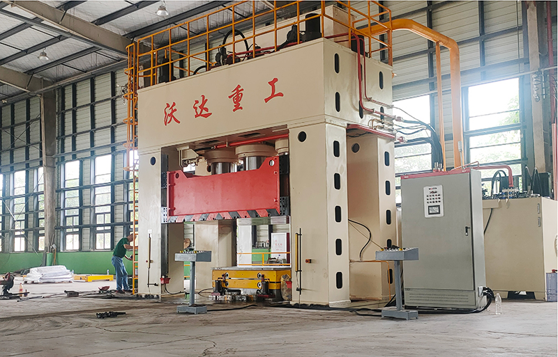 3000噸smc衛(wèi)浴櫃門(mén)闆模壓(ya)成型液(ye)壓機