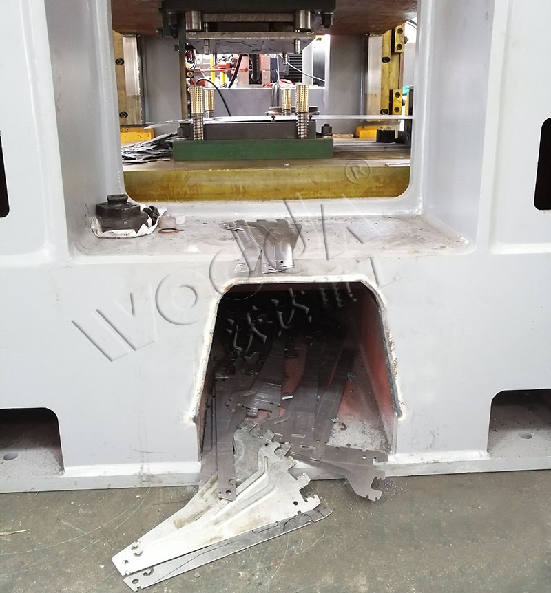 315噸薄闆沖壓框架液壓機 315噸薄闆沖壓框架液壓機