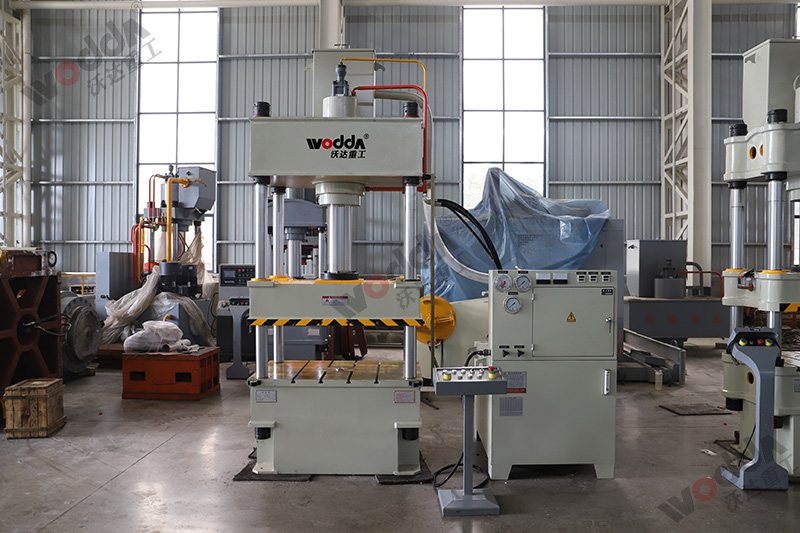 YQ32-100噸三粱四柱液壓機操作規程 YQ32-100噸三粱四柱液壓機操作規程