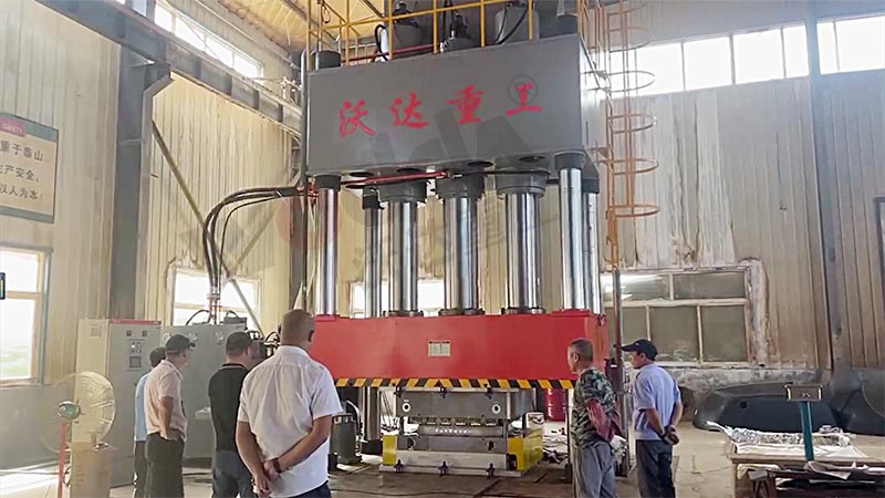 1500噸SMC汽車覆蓋件模壓成型液壓機 1500噸SMC汽車覆蓋件模壓成型液壓機