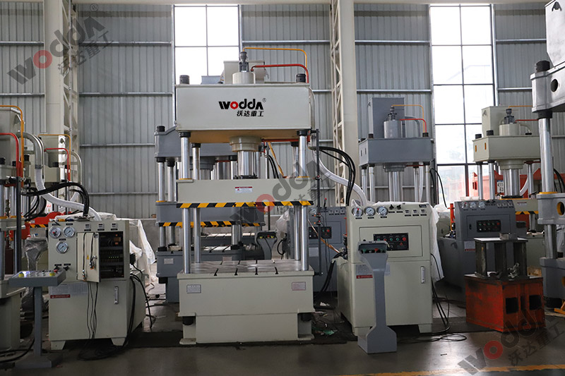 100噸下頂式四柱液壓機 100噸下頂式四柱液壓機