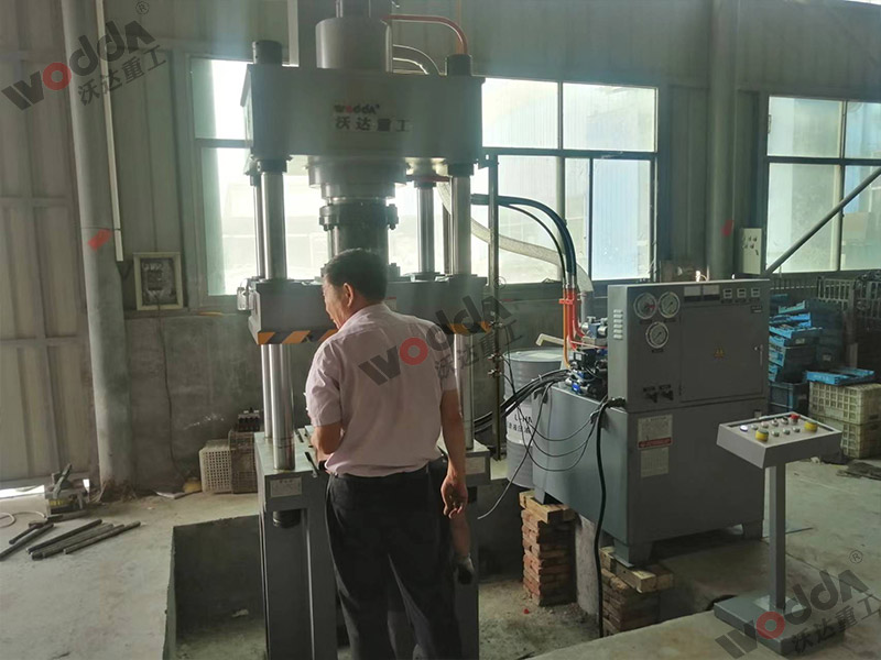 200噸不鏽鋼離心風機成型液壓機 200噸不鏽鋼離心風機成型液壓機