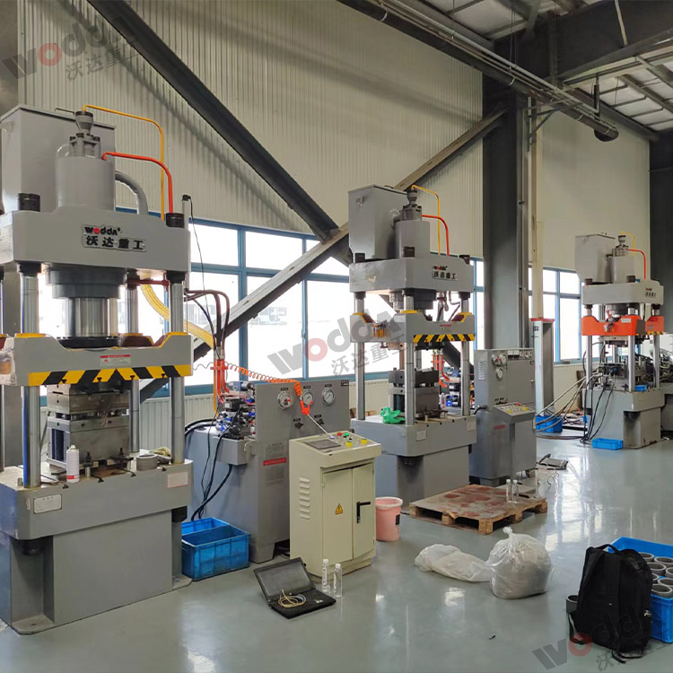 200噸電梯刹車配件成型液壓機.jpg 200噸電梯刹車配件成型液壓機.jpg