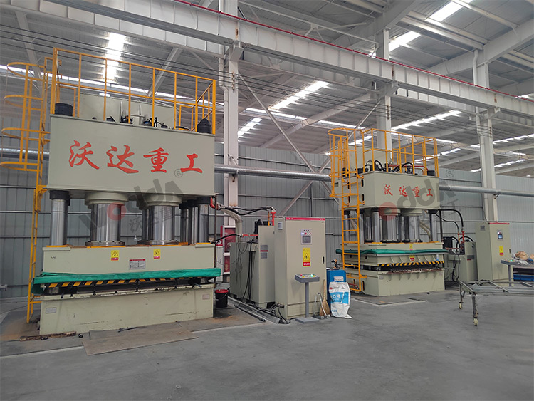 1250噸壓濾機濾闆成型液壓機(圖1) 1250噸壓濾機濾闆成型液壓機(圖1)