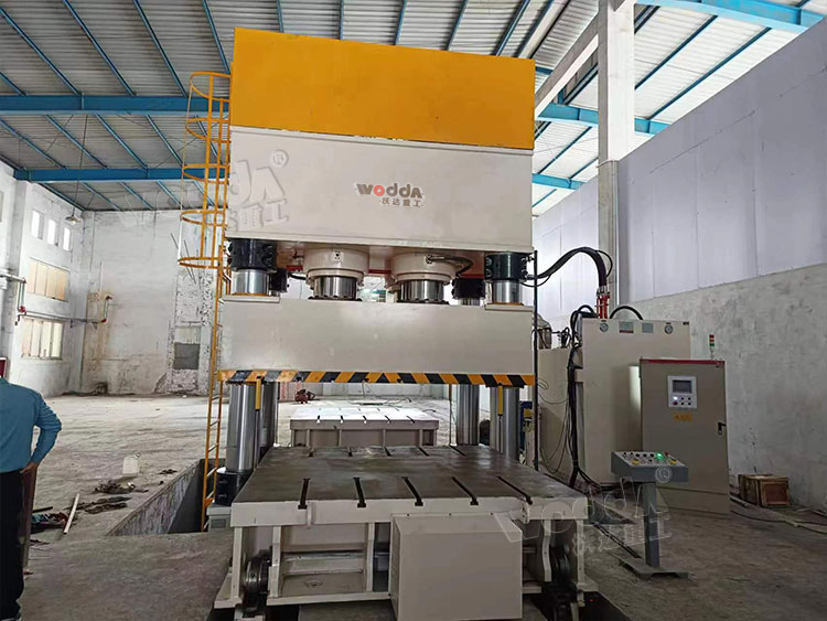 3000噸四柱液壓機 3000噸四柱液壓機