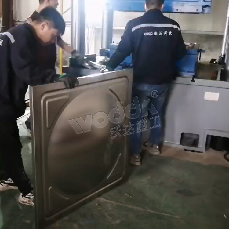 不鏽鋼水箱闆沖壓完成 不鏽鋼水箱闆沖壓完成
