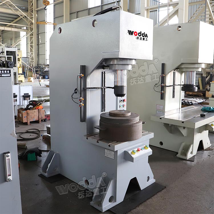 C型單柱油壓機 C型單柱油壓機