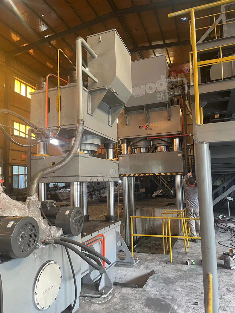 2000噸石墨坩埚液壓機 2000噸石墨坩埚液壓機