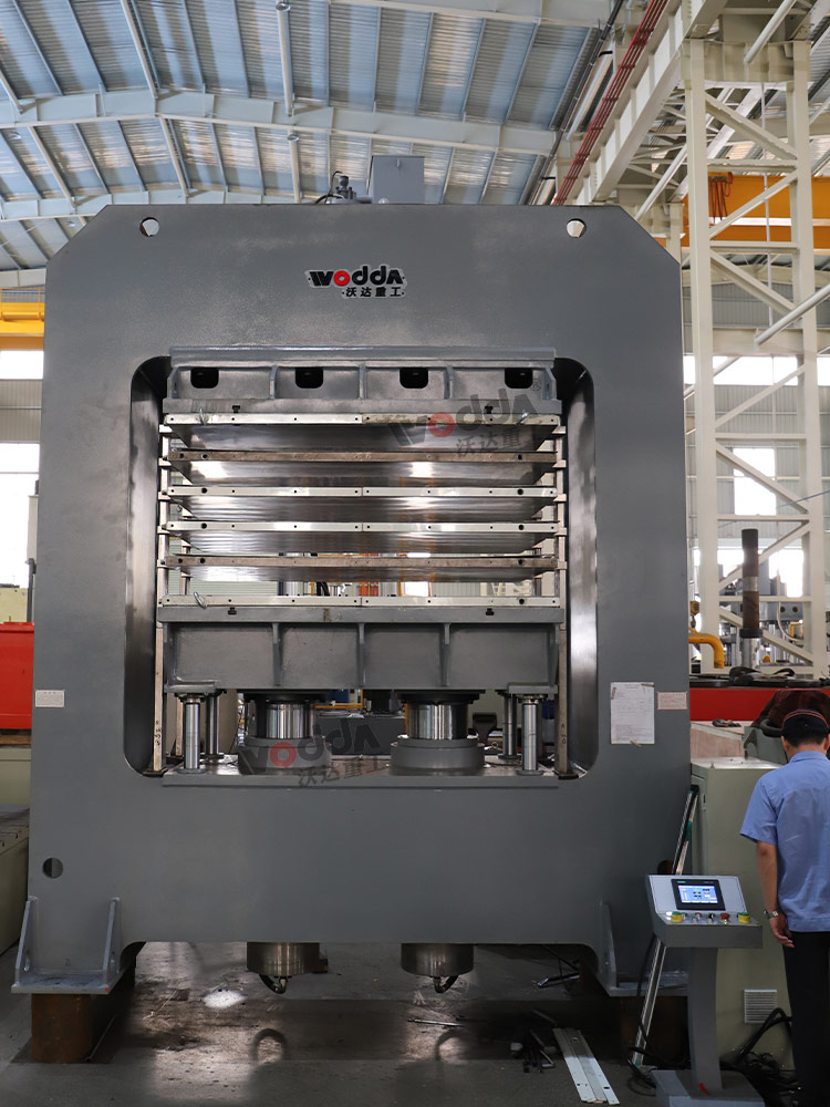 400噸環氧闆材熱壓機 400噸環氧闆材熱壓機