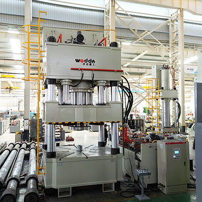 大(da)直徑封(feng)頭拉伸(shēn)液壓機(ji)_1750噸封頭(tóu)拉伸機(ji)